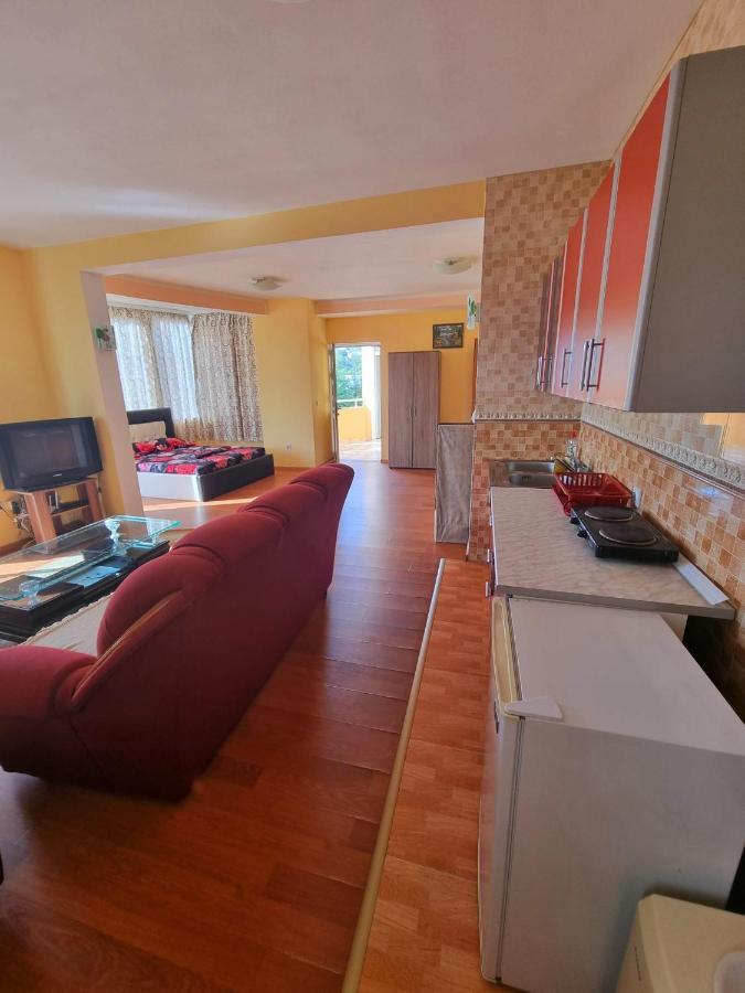 Grandino Holiday Rooms&Apartments Улцинь Экстерьер фото