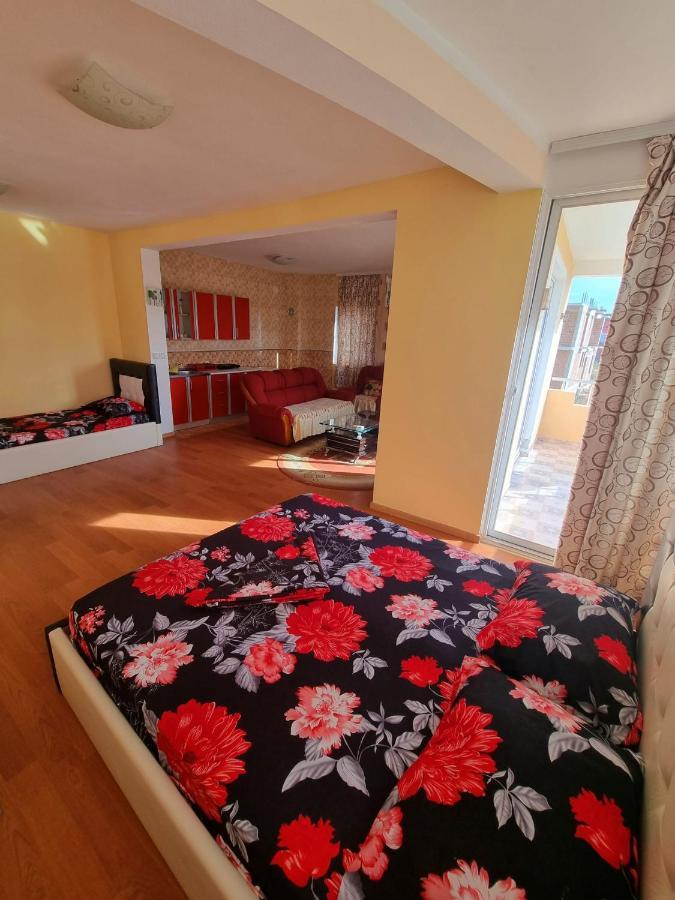 Grandino Holiday Rooms&Apartments Улцинь Экстерьер фото