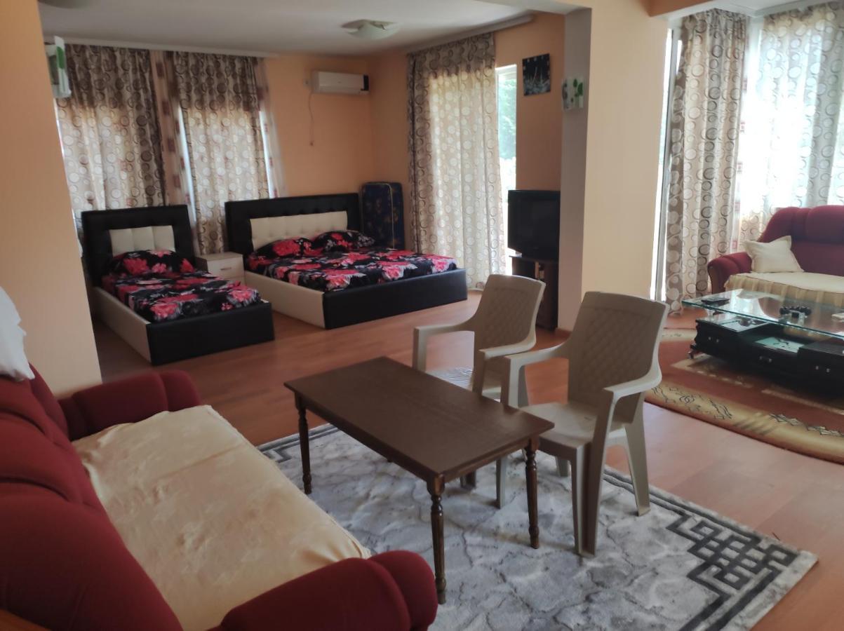 Grandino Holiday Rooms&Apartments Улцинь Экстерьер фото